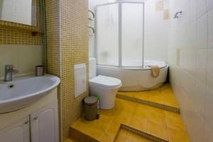 Квартира Home Hotel на Подоле ул. Волошская, 51/27. Апартаменты 4-местный Двухкомнатная на ул. Волошская, 51/27 11