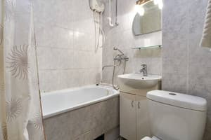 Home Hotel ул. Евгения Сверстюка 8 11